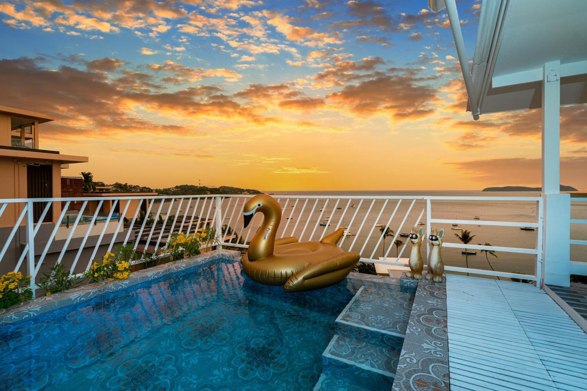 Mona Seaview Pool Villa Beach Front Aoyon Beach Ban Makham Esterno foto